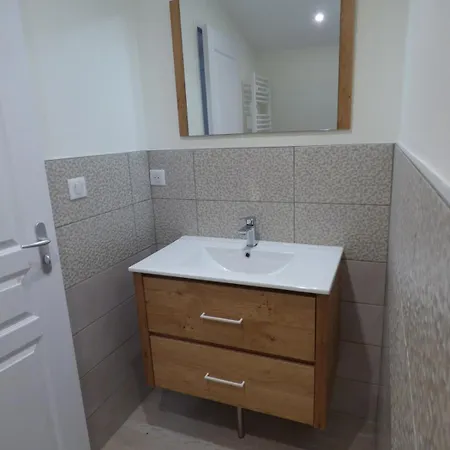 Les Freres Caudron, Centre