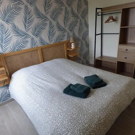 Les Freres Caudron, Centre Apartment