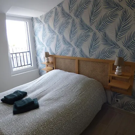 Les Freres Caudron, Centre Apartment